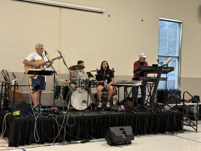 Foxys Moxie Rockin the House